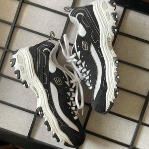 Skechers. D’lites Sneakers